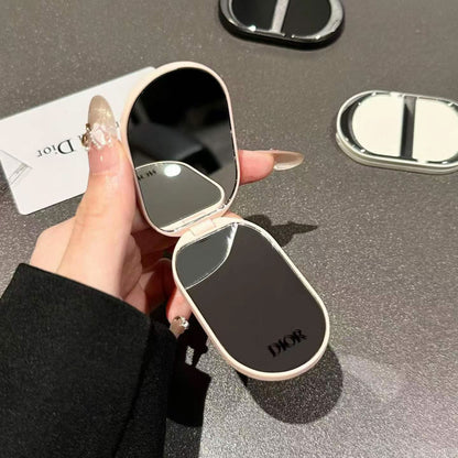 DIOR Luxe Dual Mirror